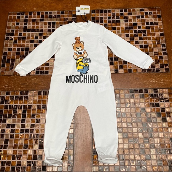 Moschino Minions Prints Baby Romper - Picture 2 of 14